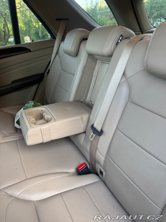 Mercedes-Benz M 3,5 ML 350CDi Bluetec A 2012