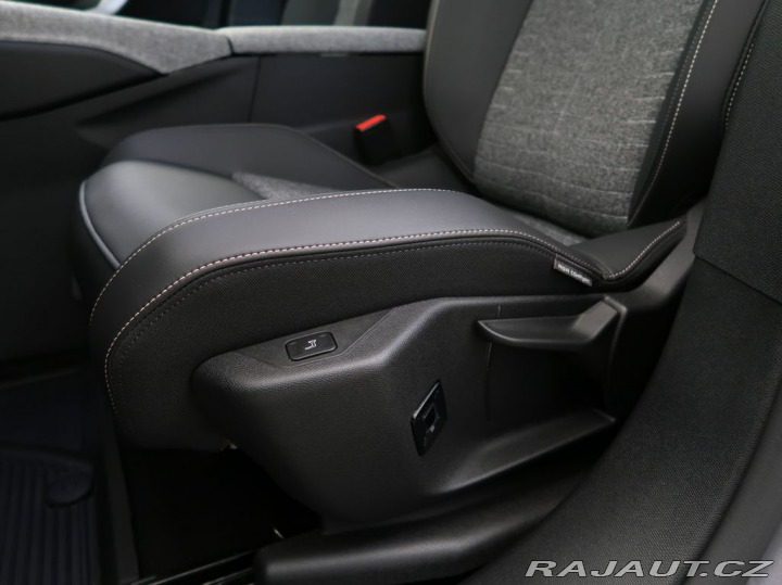 Peugeot 5008 1.2HYBRID,CZ,ALLURE,e-DCS 2025