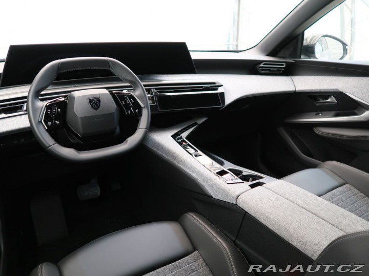 Peugeot 5008 1.2HYBRID,CZ,ALLURE,e-DCS 2025
