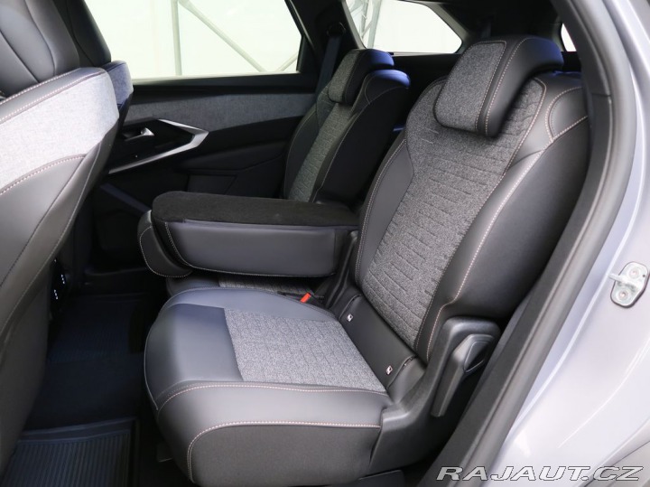 Peugeot 5008 1.2HYBRID,CZ,ALLURE,e-DCS 2025