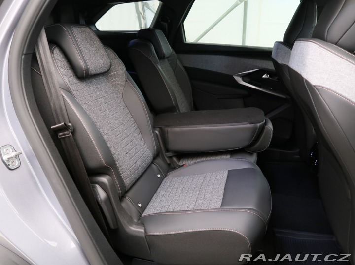Peugeot 5008 1.2HYBRID,CZ,ALLURE,e-DCS 2025
