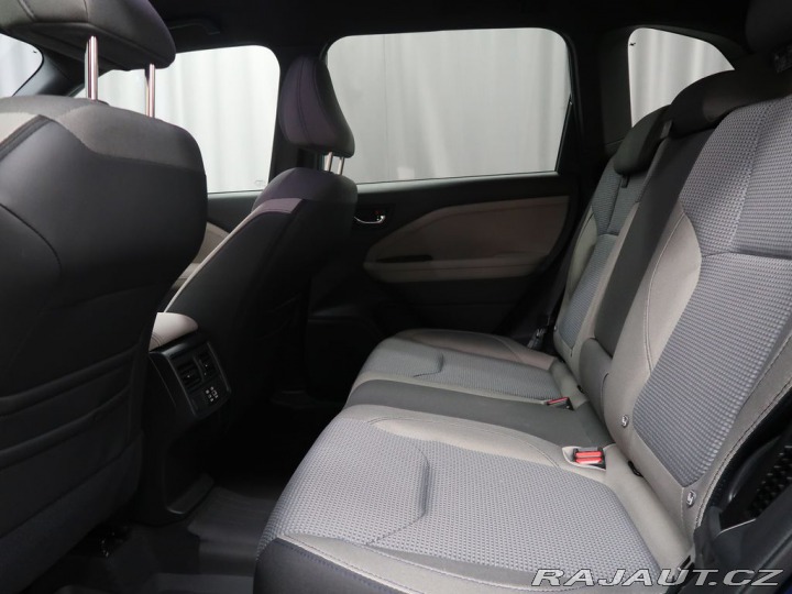 Subaru Forester 4x4 AWD COMFORT. Služební 2025