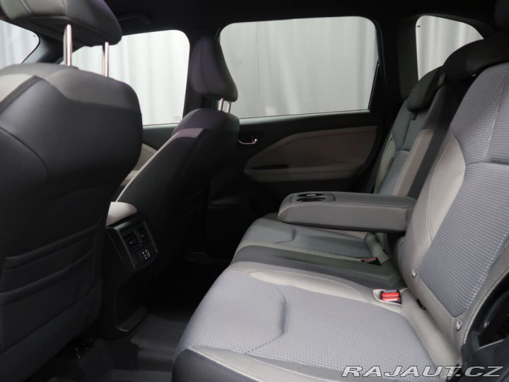 Subaru Forester 4x4 AWD COMFORT. Služební 2025