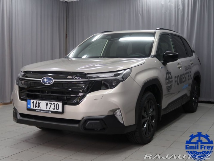 Subaru Forester TOURING  4X4. REZERVACE. 2025