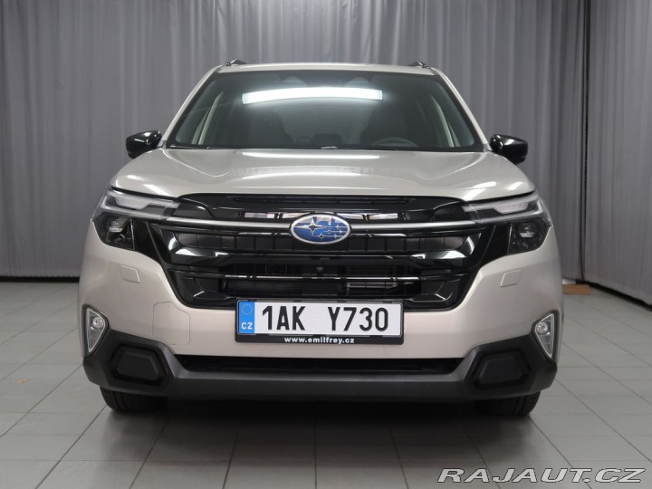 Subaru Forester TOURING  4X4. REZERVACE. 2025