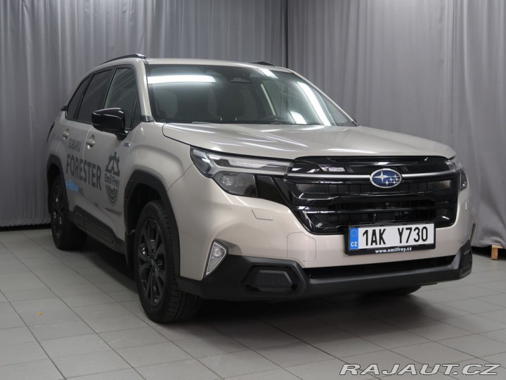 Subaru Forester TOURING  4X4. REZERVACE. 2025