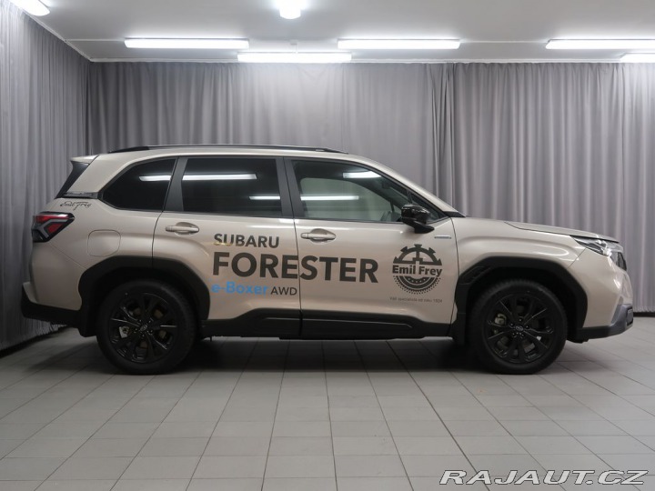 Subaru Forester TOURING  4X4. REZERVACE. 2025