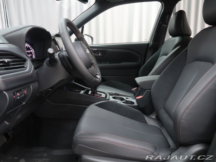 Subaru Forester TOURING  4X4. REZERVACE. 2025