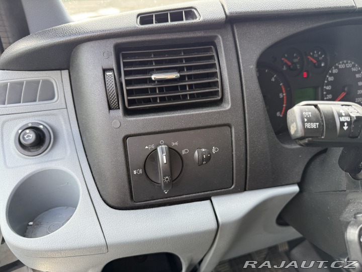 Ford Transit Bus - 9 míst 2013