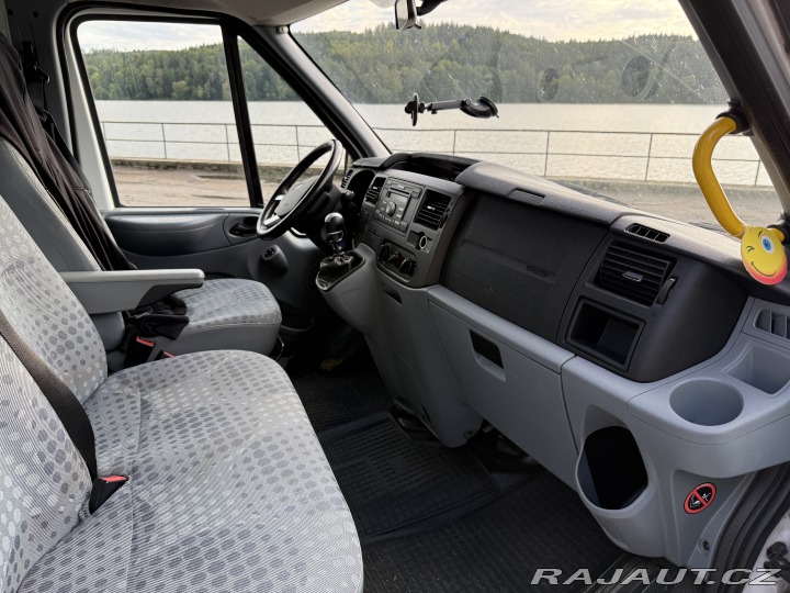 Ford Transit Bus - 9 míst 2013