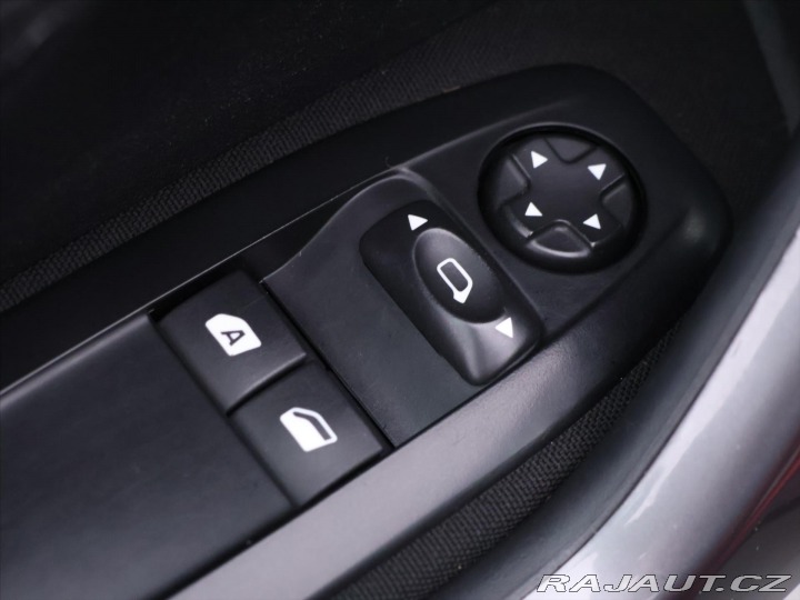 Peugeot 2008 1,2 PT 61kW CZ Klima Pano 2019