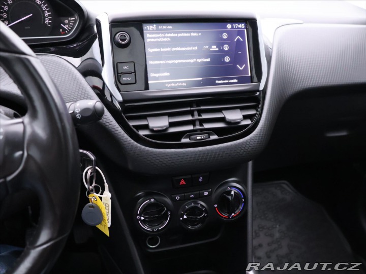 Peugeot 2008 1,2 PT 61kW CZ Klima Pano 2019