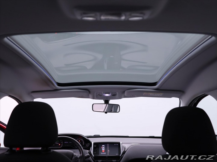 Peugeot 2008 1,2 PT 61kW CZ Klima Pano 2019