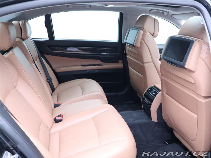 BMW 7 4,4 750 Li xDrive 300kW 2012