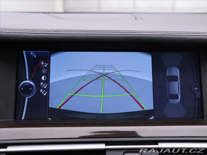 BMW 7 4,4 750 Li xDrive 300kW 2012