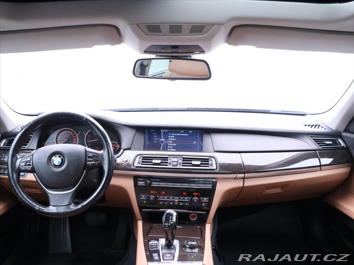 BMW 7 4,4 750 Li xDrive 300kW 2012