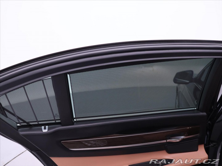 BMW 7 4,4 750 Li xDrive 300kW 2012