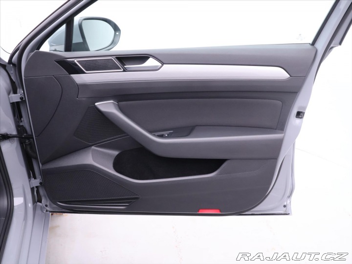 Volkswagen Passat 1,5 TSI 110 kW DSG CZ Bus 2022