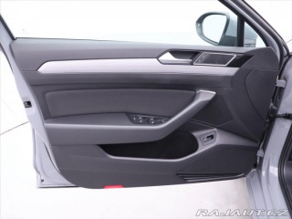 Volkswagen Passat 1,5 TSI 110kW DSG Busines 2022