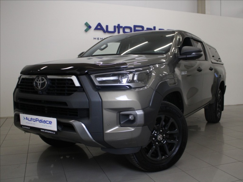 Toyota Hilux 2,8 D 4x4 AT Invincible J