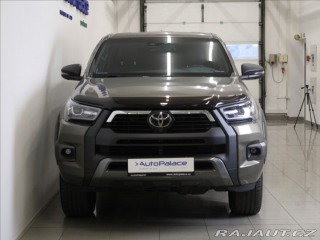 Toyota Hilux 2,8 D 4x4 AT Invincible J 2022