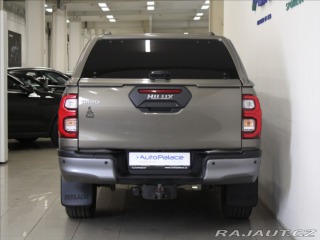 Toyota Hilux 2,8 D 4x4 AT Invincible J 2022