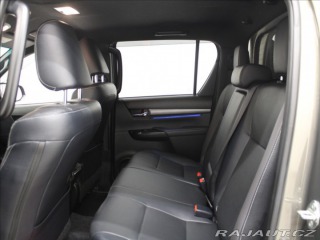 Toyota Hilux 2,8 D 4x4 AT Invincible J 2022
