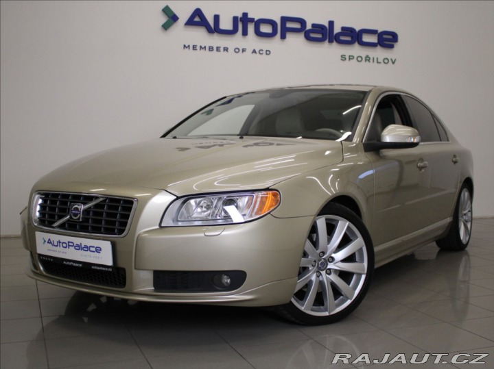 Volvo S80 3,2 R6 238koní AT R19 TZ 2008