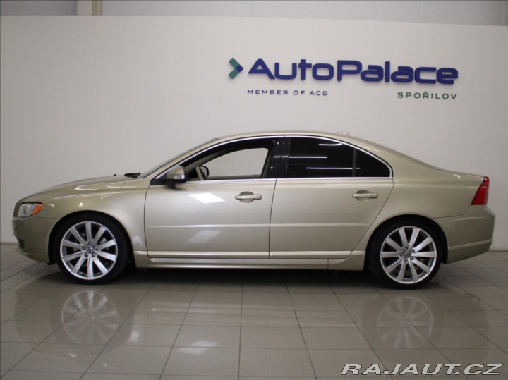 Volvo S80 3,2 R6 238koní AT R19 TZ 2008