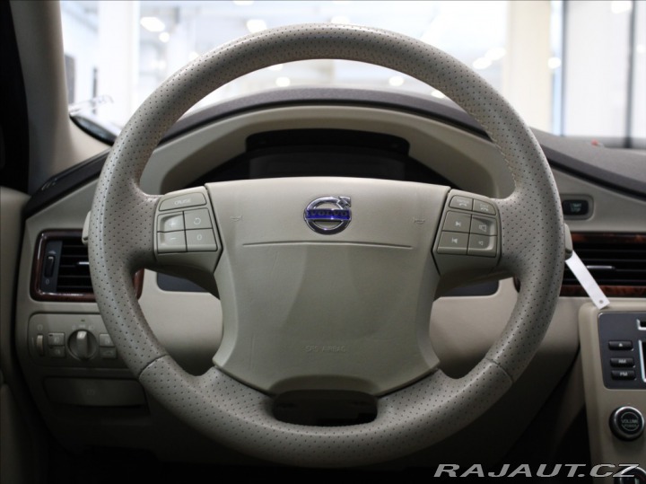 Volvo S80 3,2 R6 238koní AT R19 TZ 2008