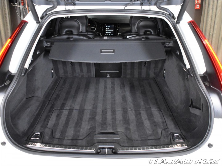 Volvo V90 D5 CC PRO Ventilace,Pano, 2020
