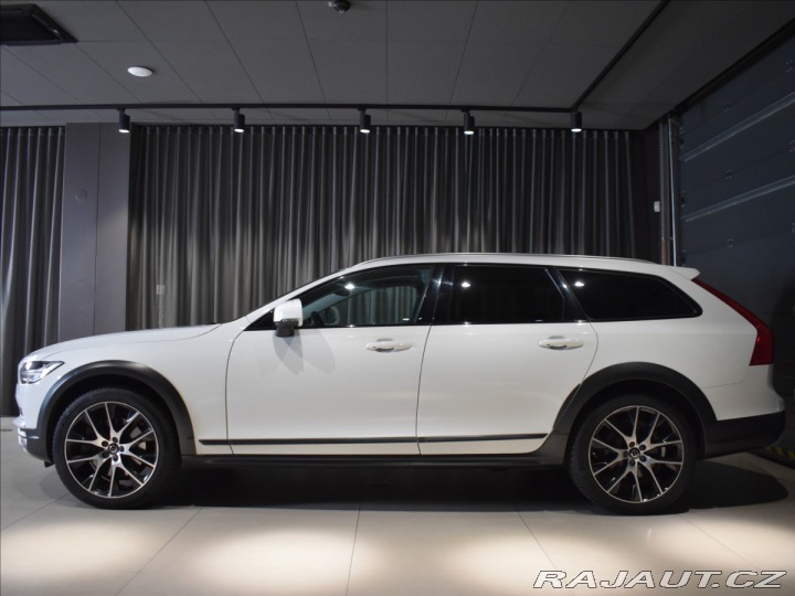Volvo V90 D5 CC PRO Ventilace,Pano, 2020