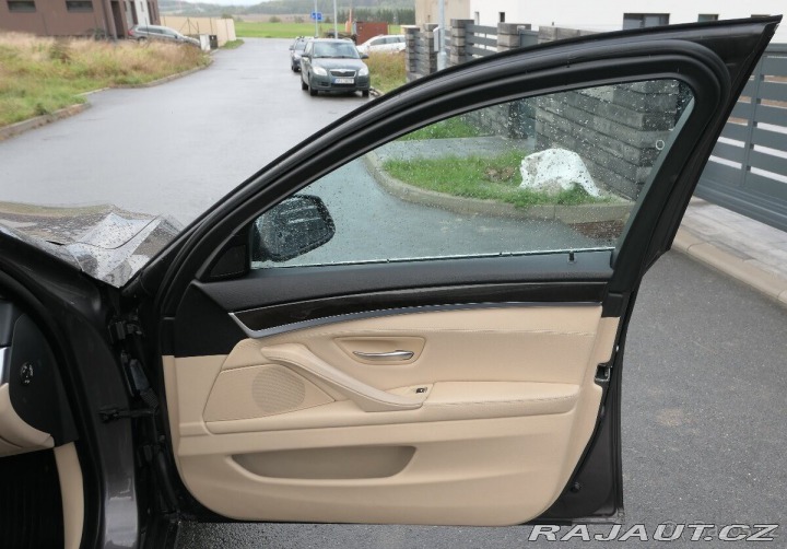 BMW 5 3,0 530d F11 180kW manu 2011