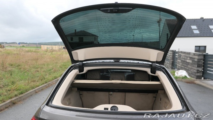 BMW 5 3,0 530d F11 180kW manu 2011