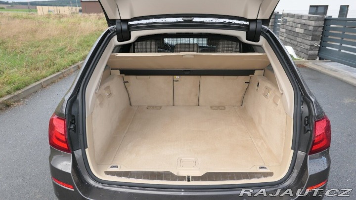 BMW 5 3,0 530d F11 180kW manu 2011