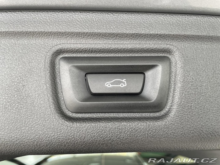 BMW 3 330i xDrive*M-SPORT*REZER 2025