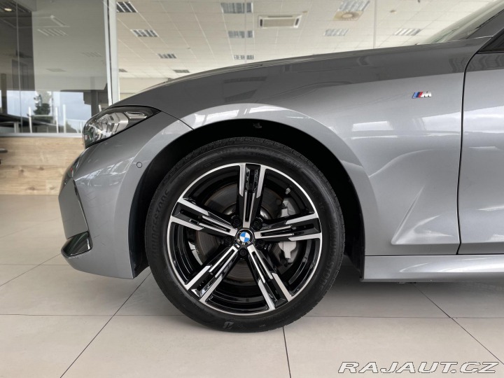BMW 3 330i xDrive*M-SPORT*Distr 2025