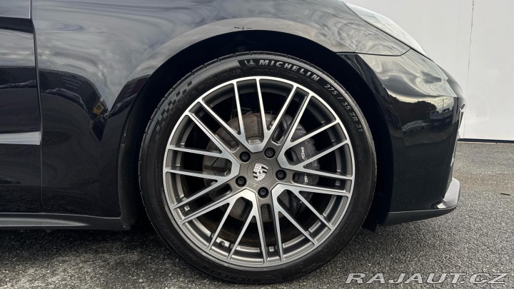 Porsche Panamera 4 2023