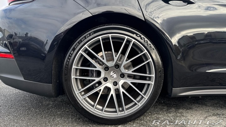 Porsche Panamera 4 2023