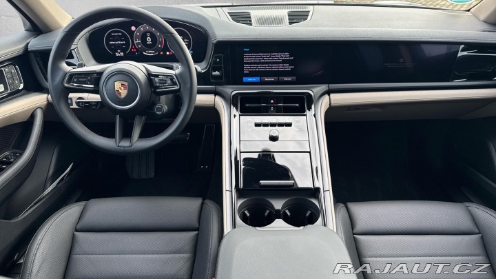 Porsche Panamera 4 2023