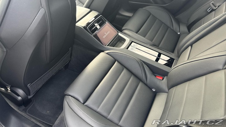 Porsche Panamera 4 2023