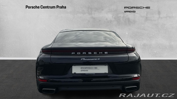 Porsche Panamera 4 2023