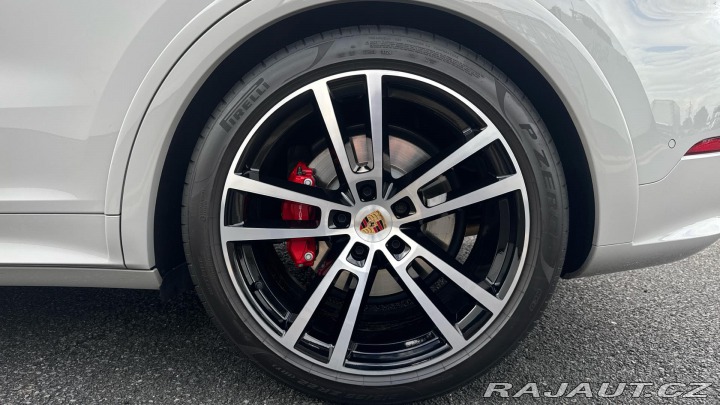 Porsche Cayenne GTS 2025