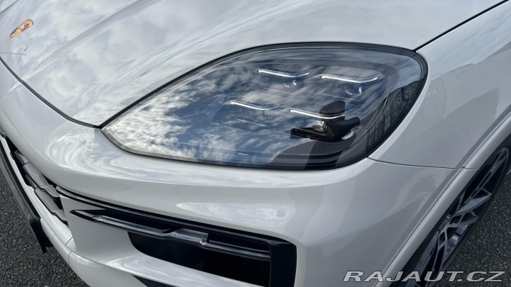 Porsche Cayenne GTS 2025