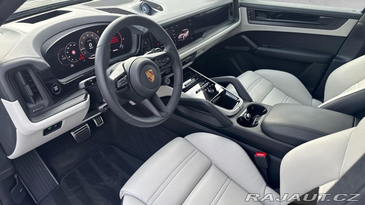 Porsche Cayenne GTS 2025