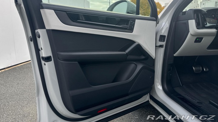 Porsche Cayenne GTS 2025