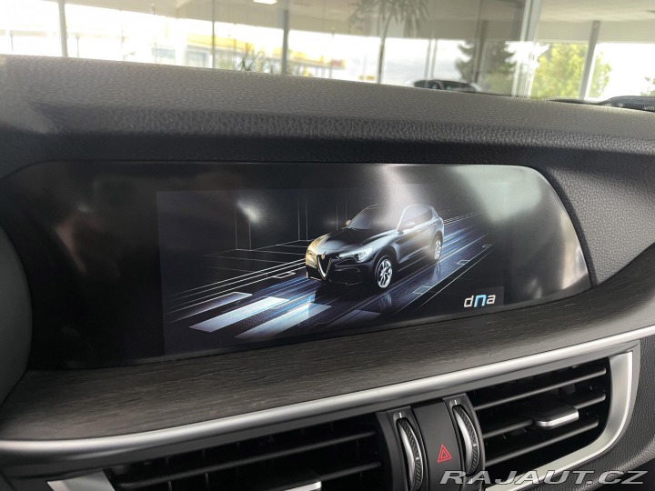Alfa Romeo Stelvio 2,0TI 206kW Q4*KeyLess*Ka 2023