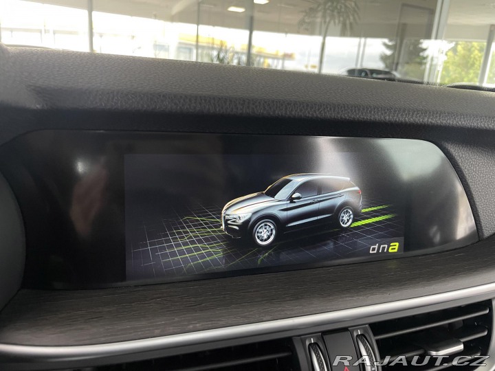Alfa Romeo Stelvio 2,0TI 206kW Q4*KeyLess*Ka 2023