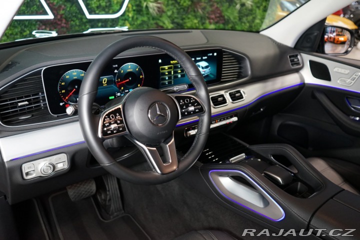 Mercedes-Benz GLE 300d*4MATIC*TAŽNÉ*LED* 2023