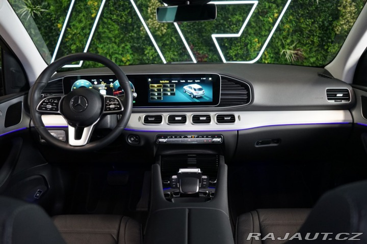 Mercedes-Benz GLE 300d*4MATIC*TAŽNÉ*LED* 2023